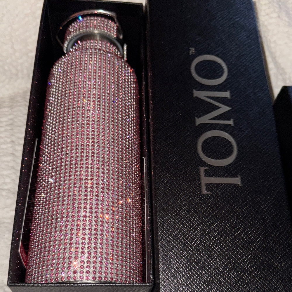 TOMO Pink Rhinestone Water Bottle, Rose Blossom 750ML/25oz New in box!